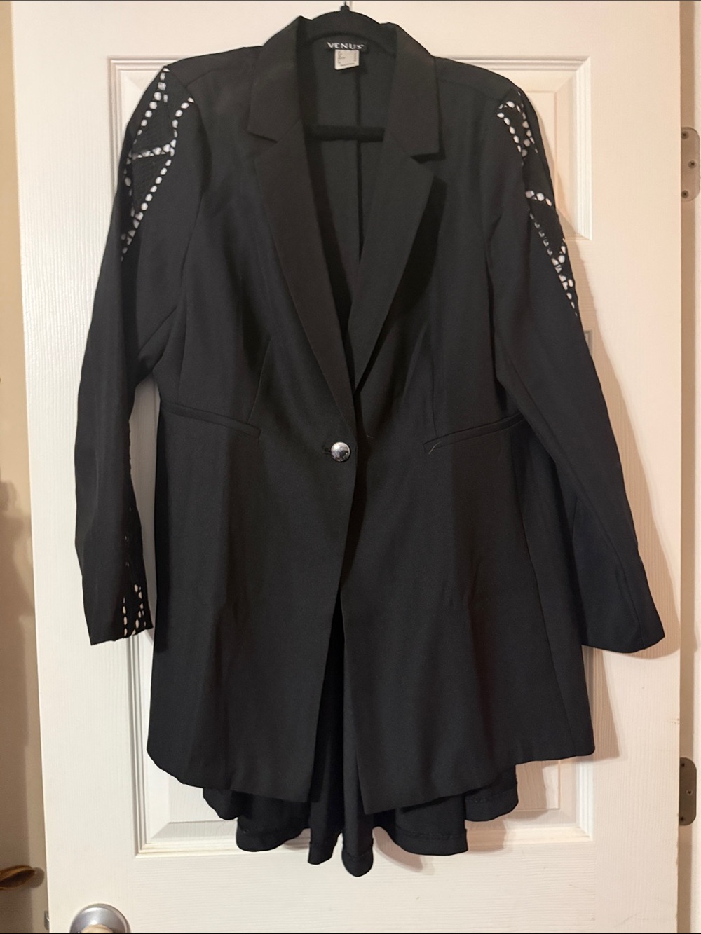 NWOT VENUS Black Laser Cutout Sleeve Peplum Blazer Dress High-Low Jacket 14